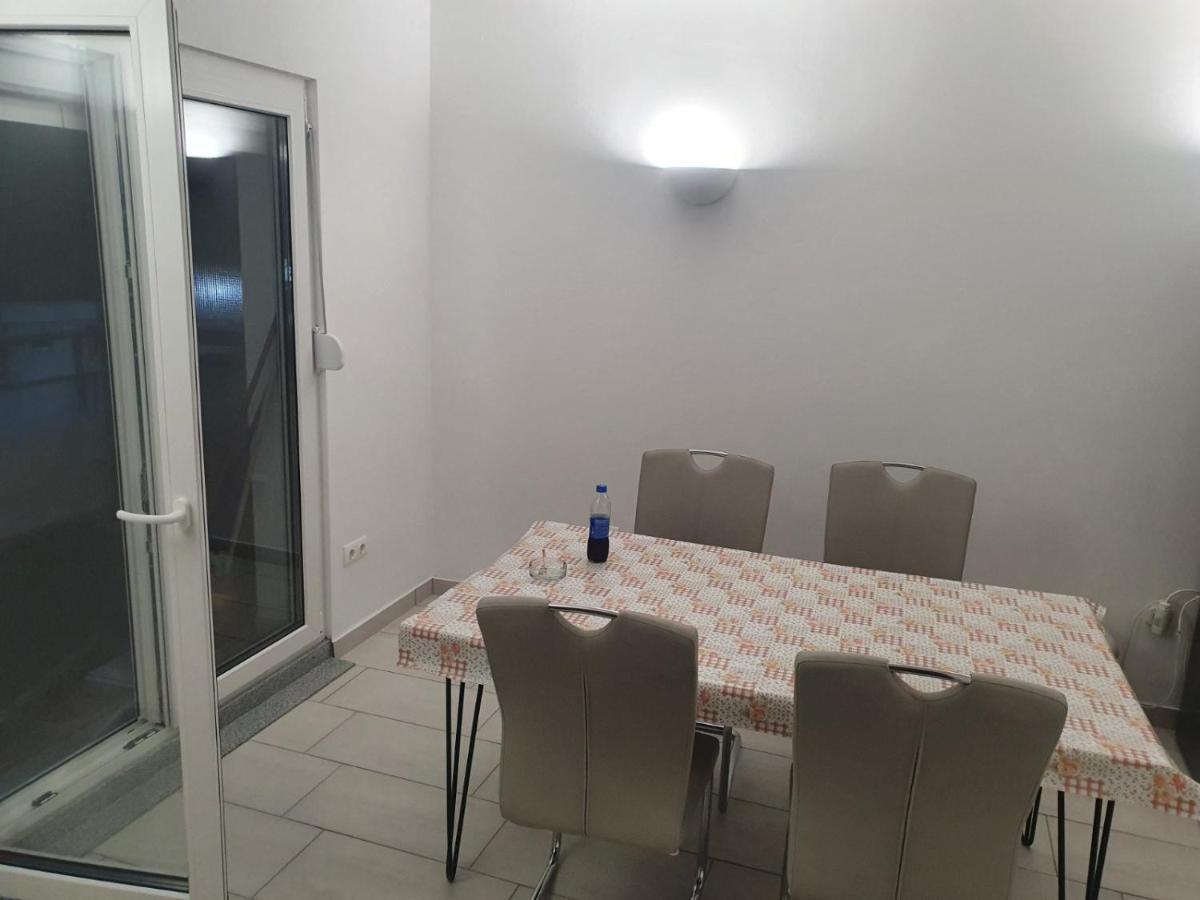 Apartman Telalovic Nečujam Exteriör bild