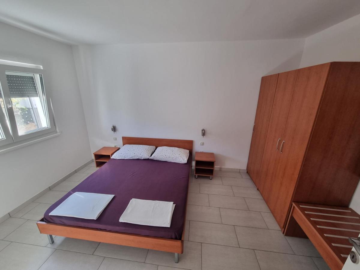 Apartman Telalovic Nečujam Exteriör bild