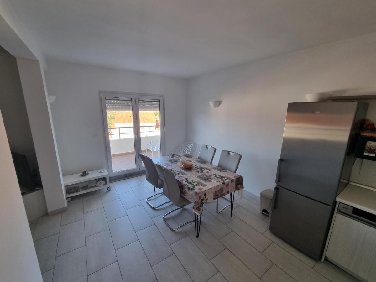 Apartman Telalovic Nečujam Exteriör bild